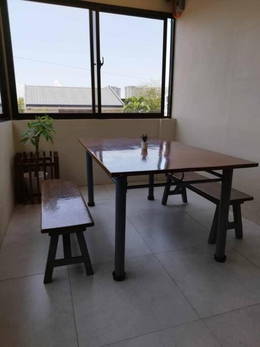 4-5br In Paranaque For Staycation