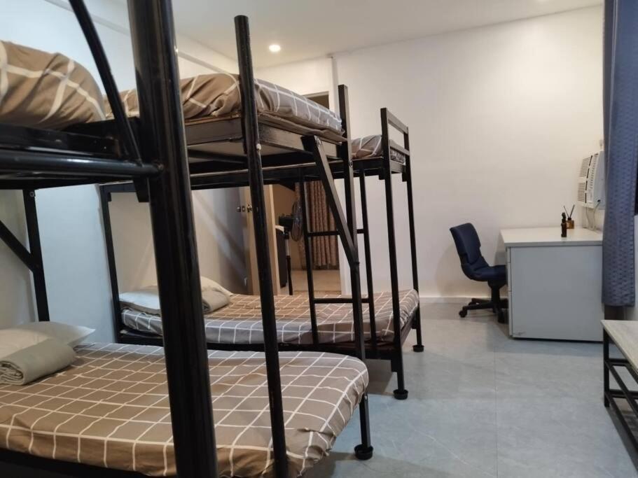 4-5br In Paranaque For Staycation *