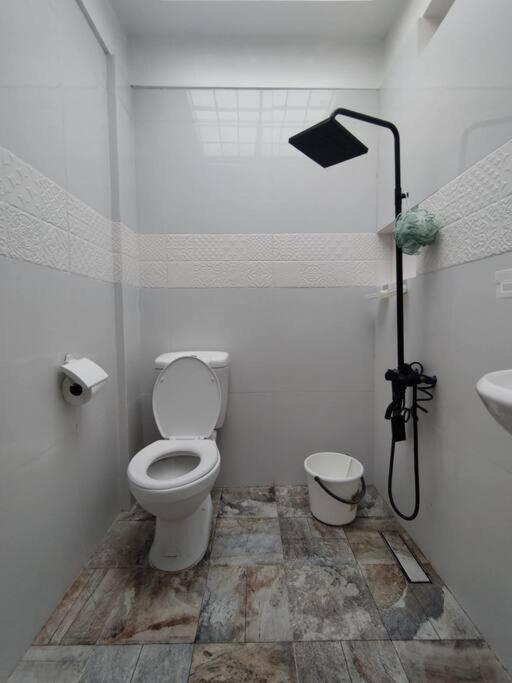 4-5br In Paranaque For Staycation Apartment Manila