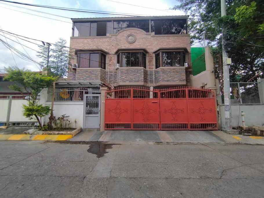 4-5br In Paranaque For Staycation Apartment Manila
