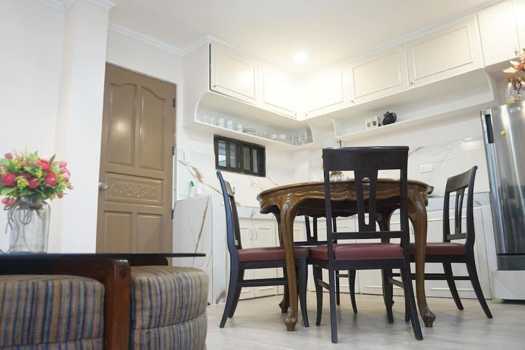 4-5br In Paranaque For Staycation * Manila