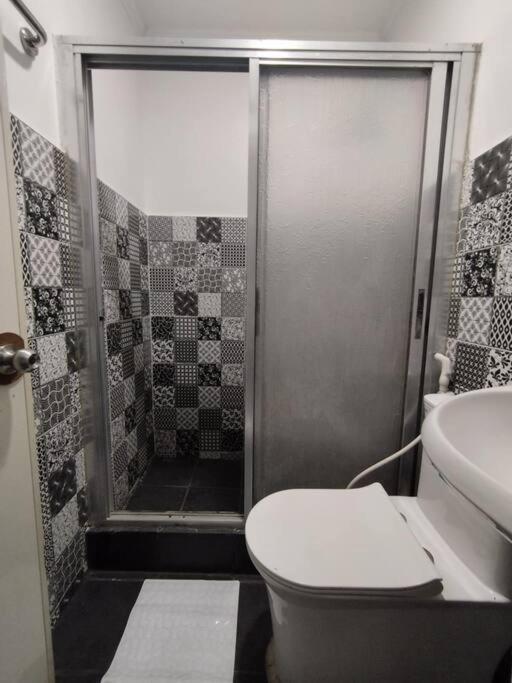 4-5br In Paranaque For Staycation *